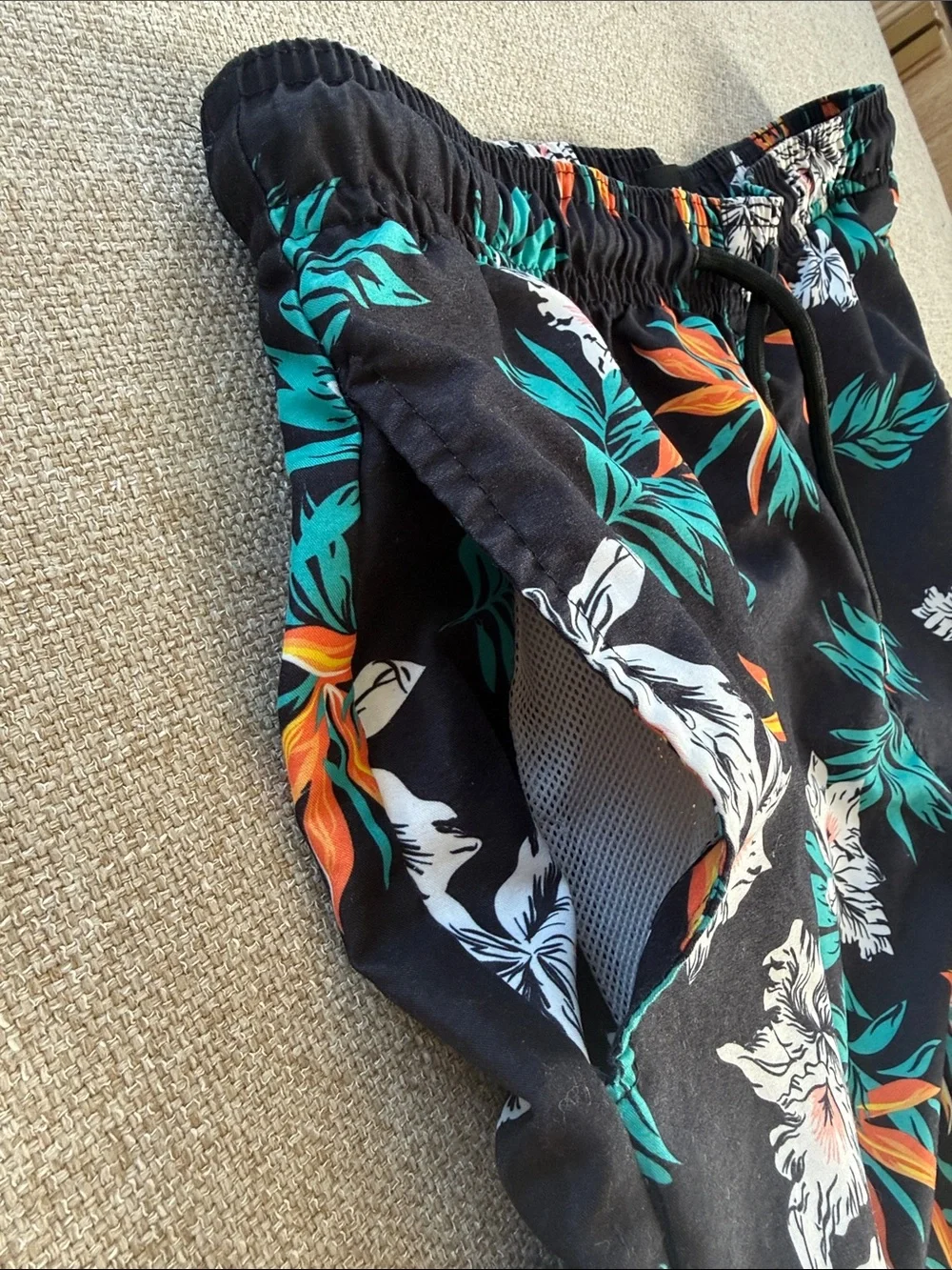 Men’s Tropical Floral Swim Trunks Black Size S